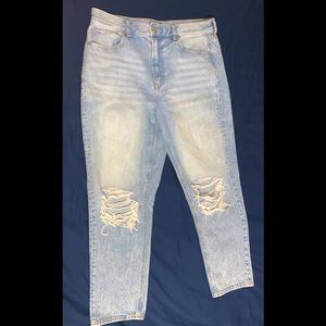 American Eagle mom jean